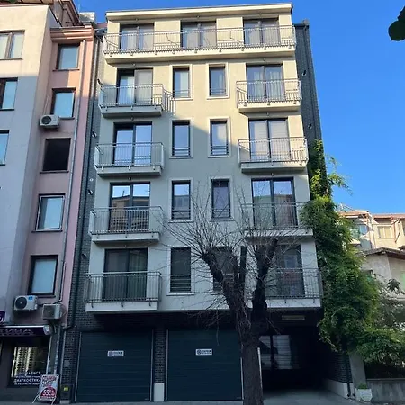 Chataldzha Flowers 2br With Free Parking