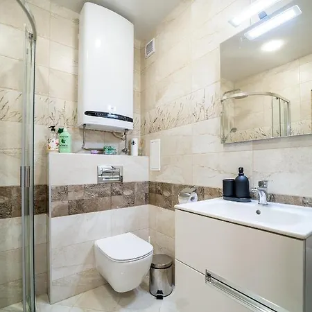 Chataldzha Flowers 2br With Free Parking