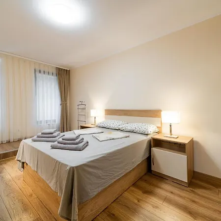 Chataldzha Flowers 2br With Free Parking Apartment